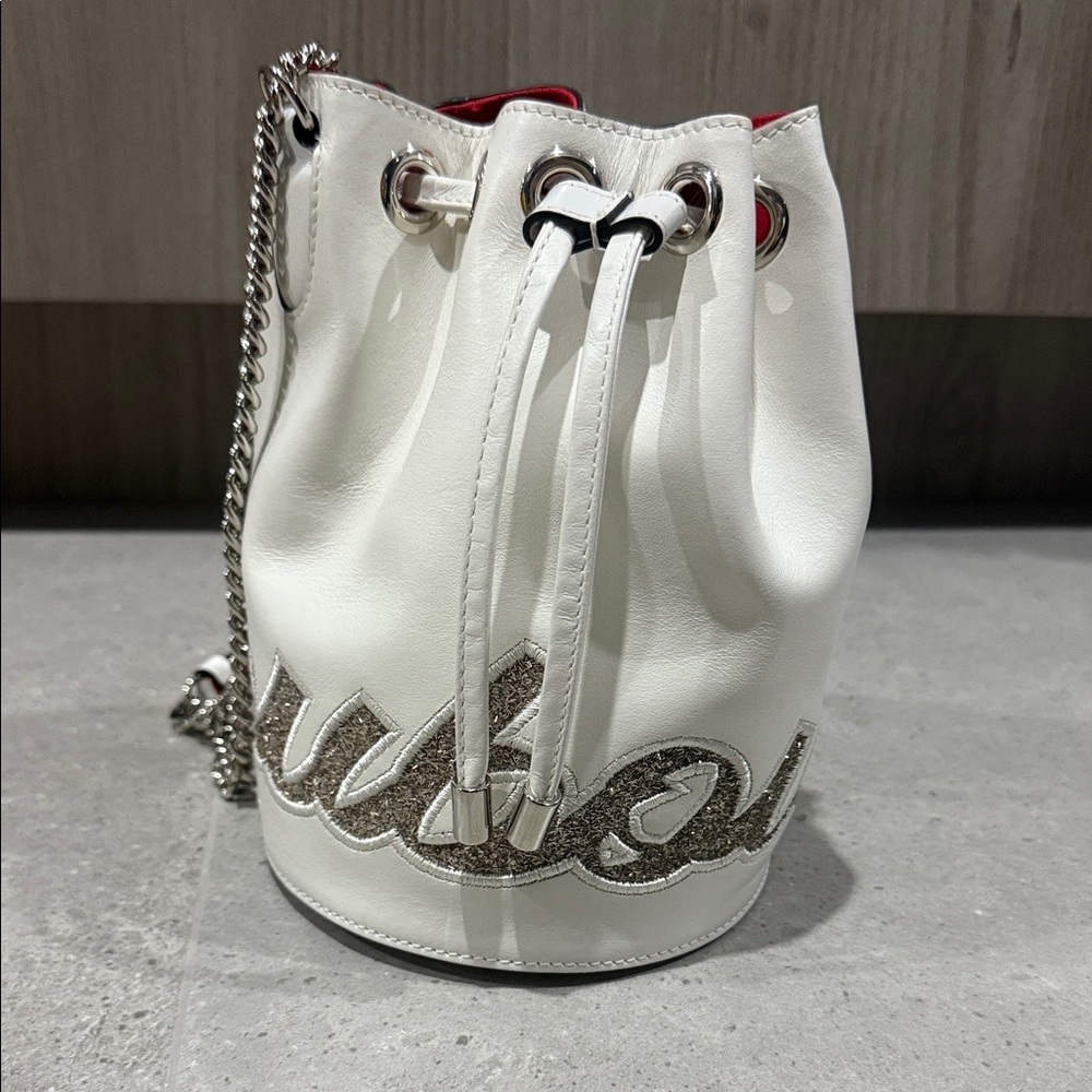 White Bucket Bag with Chain Strap